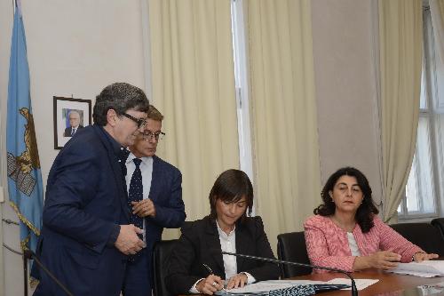 Debora Serracchiani (Presidente Regione Friuli Venezia Giulia) firma il progetto di ampliamento della barriera del Lisert - Trieste 16/10/2017